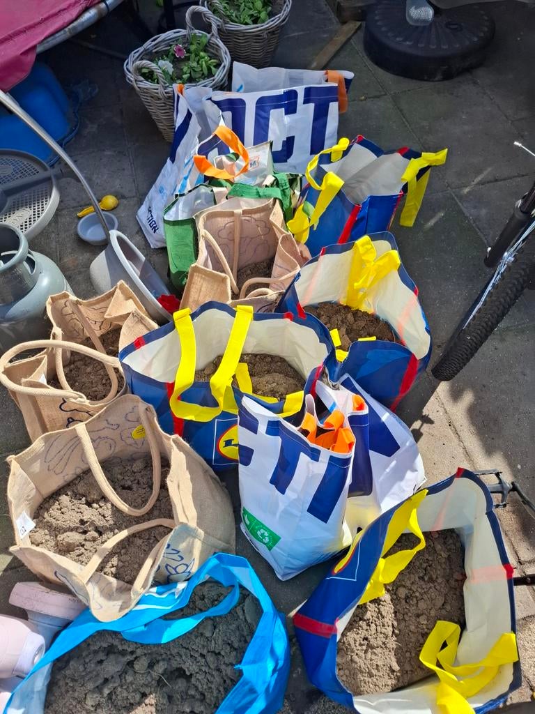 Tuinaarde in diverse zakken, Tuin en Terras, Ophalen of Verzenden, Tuinaarde