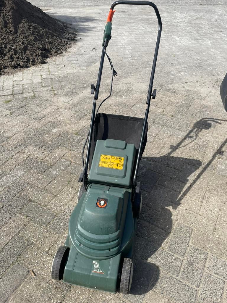 Black & Decker Elektrische Grasmaaier GR 230, Ophalen of Verzenden, Zo goed als nieuw