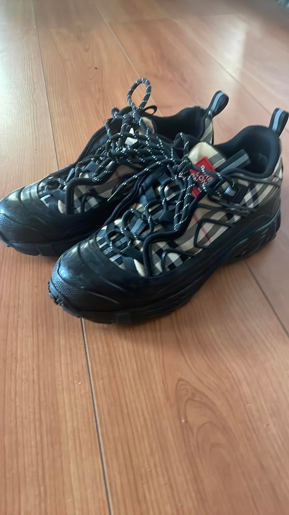 Burberry schoenen, Ophalen of Verzenden, Zo goed als nieuw