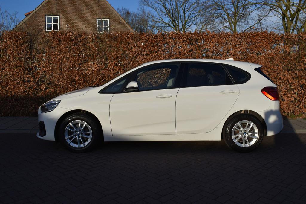 BMW 2 Serie Active Tourer 218i Executive AUT. '19 79DKM NIEU, Auto's, BMW, Stof, Gebruikt, Wit, Origineel Nederlands