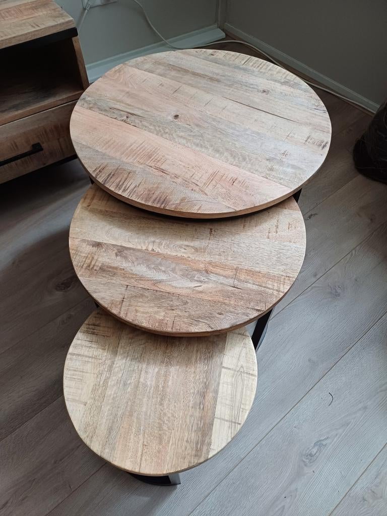 Z.g.a.n. set van 3 bijzettafels, model Lex, mangohout, Huis en Inrichting, Ophalen