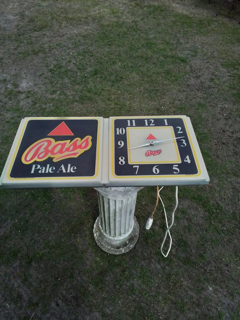 14971) Bier licht reclame bak Bass Pale Ale met klok, Ophalen of Verzenden, Reclamebord, Plaat of Schild, Overige merken