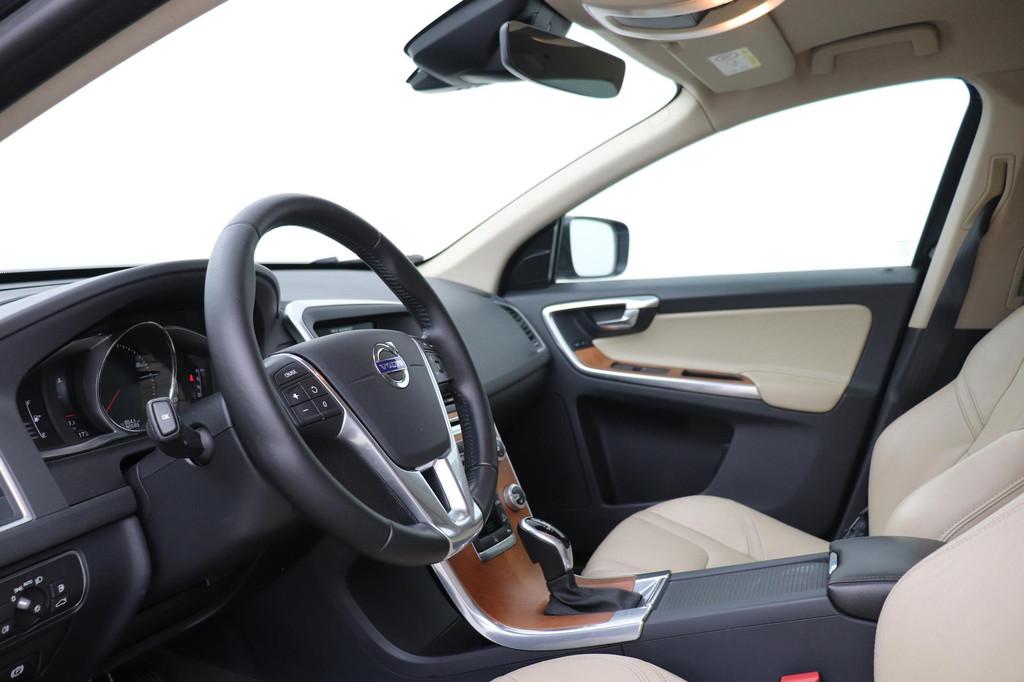Volvo XC60 2.4 D4 R-Design | 5-Cilinder | Trekhaak | Leder |, Auto's, Automaat, Gebruikt, Euro 6, 2000 kg