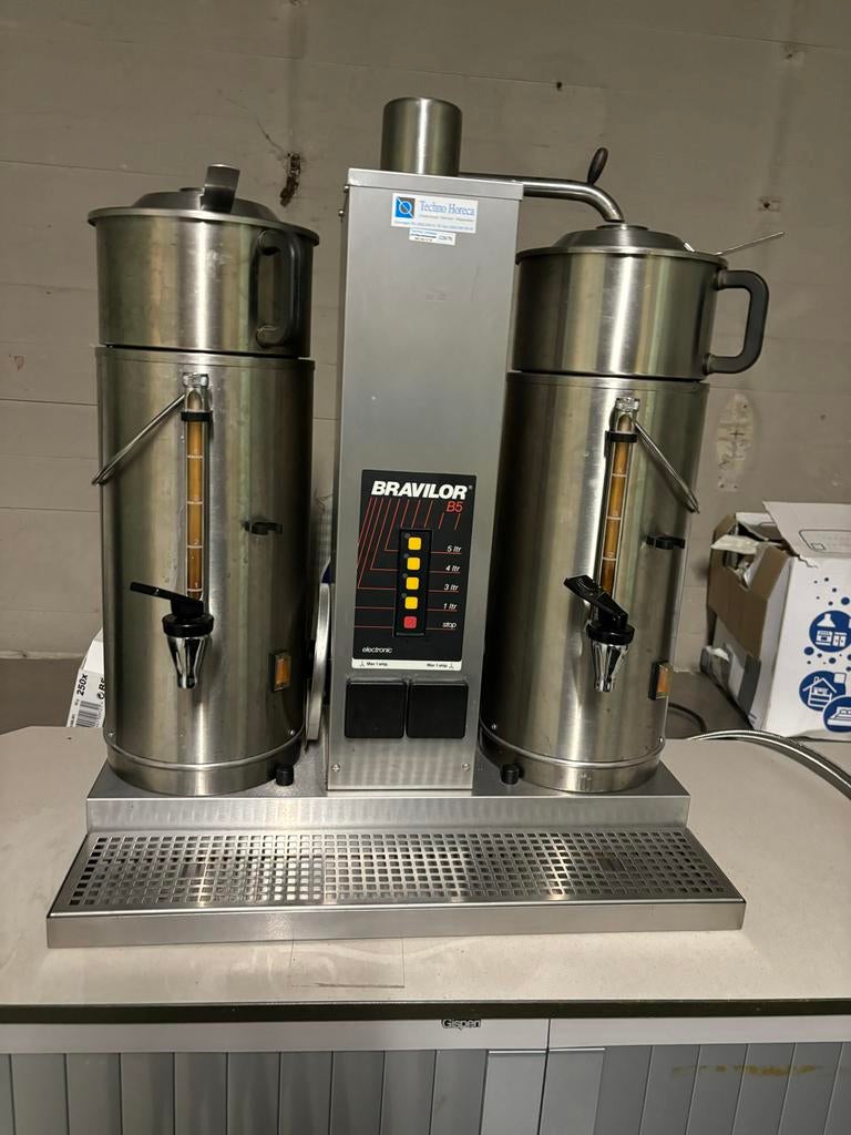 Bravilor B5 Professionele Koffiemachine - Grote Capaciteit, Ophalen, Gebruikt, 10 kopjes of meer, Koffiemachine