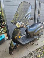 Scooter SYM Smokey, incl helm, hoes, warmte deken en wanten, Fietsen en Brommers, Ophalen, Gebruikt, Benzine, SYM