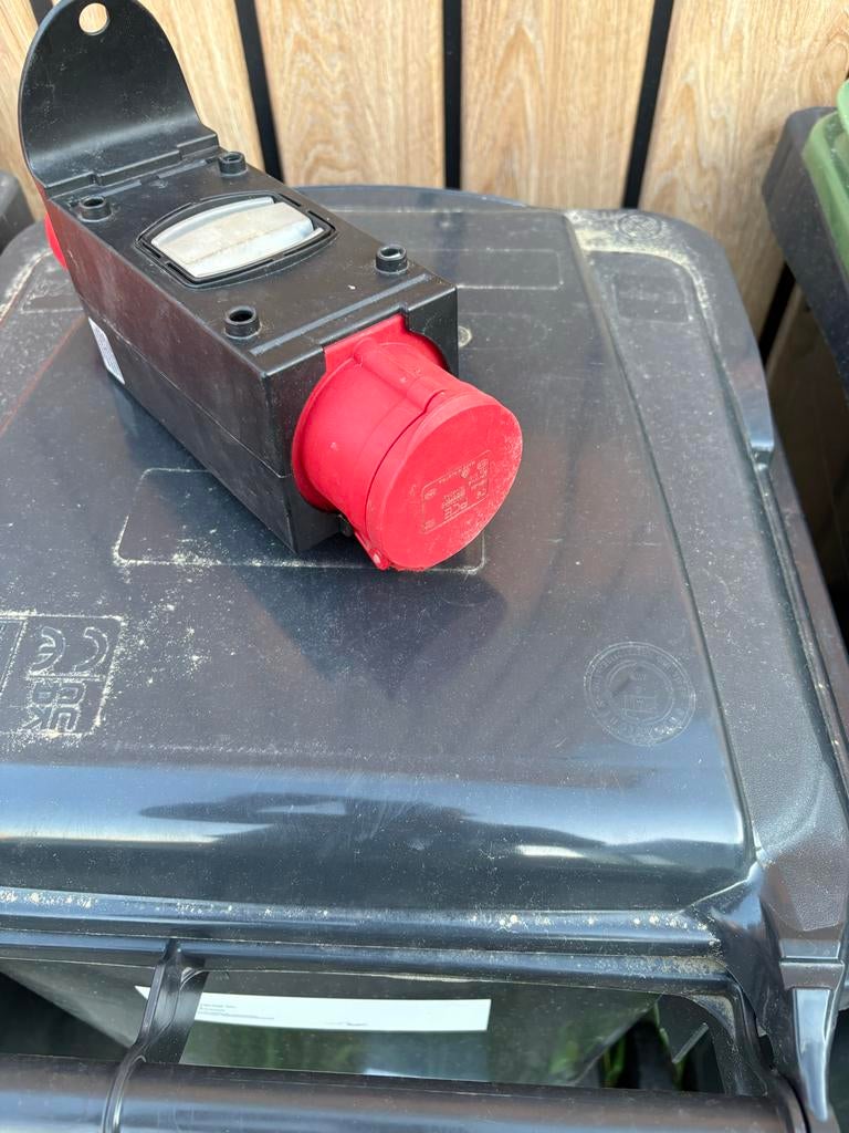 CEE verloop  32A naar 16A met zekering -  5 polig, Doe-het-zelf en Verbouw, Elektra en Kabels, Ophalen of Verzenden, Gebruikt