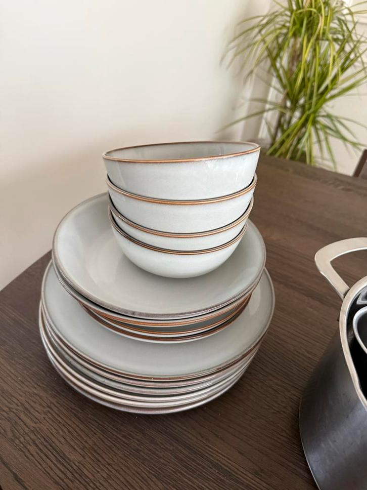 IKEA GLADELIG servies set - 20-delig, goede staat, Huis en Inrichting, Keuken | Servies, Zo goed als nieuw, Compleet servies, Effen