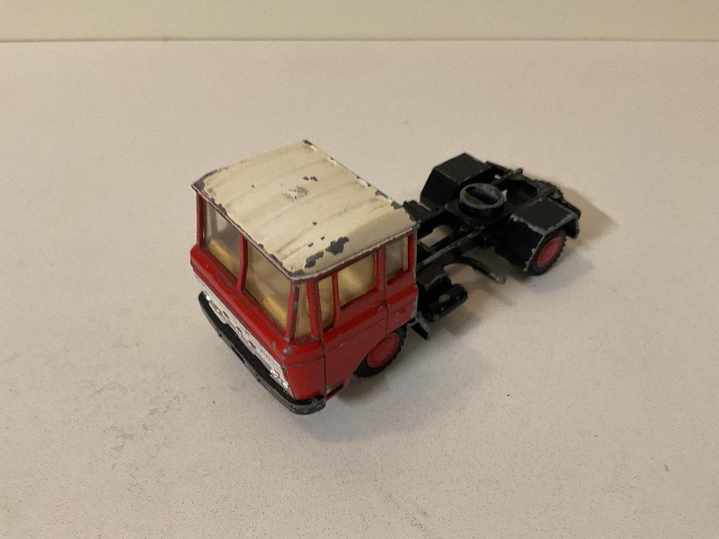 Lion Car DAF 2600 trekker, Hobby en Vrije tijd, Modelauto's | 1:50, Ophalen of Verzenden, Gebruikt, Bus of Vrachtwagen, Overige merken