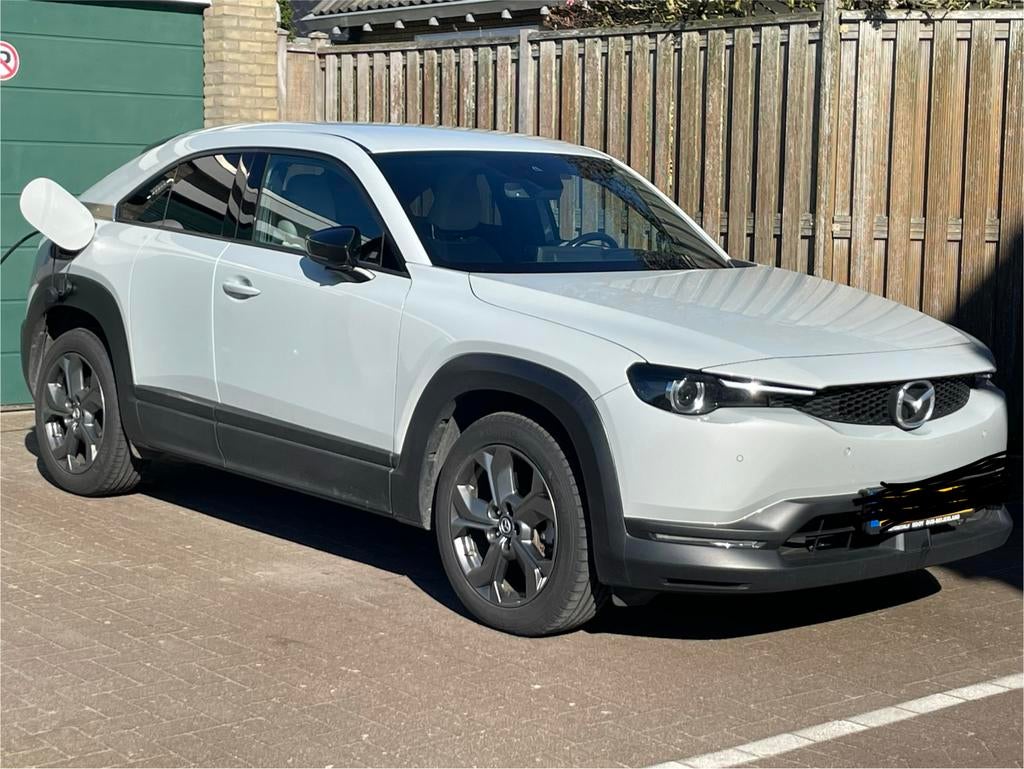 Mazda MX-30 E-skyactiv 145pk Automaat 2021 Wit, Auto's, Mazda, Particulier, MX-30, Elektrisch, SUV of Terreinwagen, Automaat, Geïmporteerd