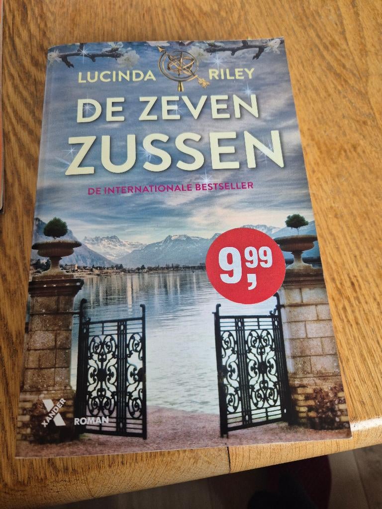 De zeven zussen - deel 1, Gelezen, Lucinda Riley, Ophalen of Verzenden, Nederland