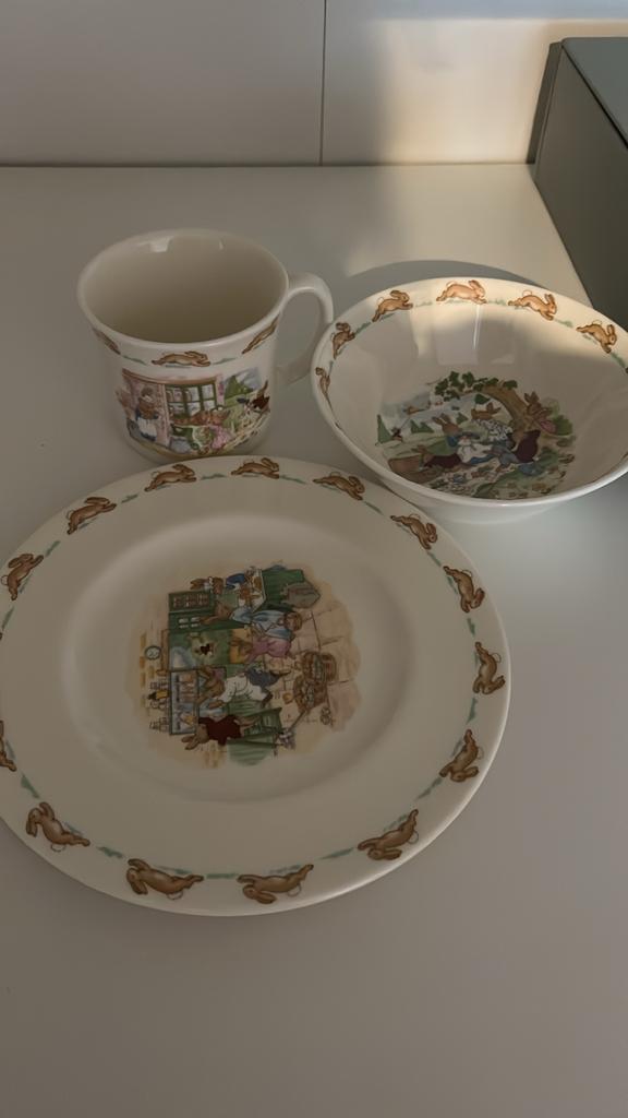 Bunnykins Royal Doulton driedelig kinderservies, Keramiek, Nieuw, Ophalen of Verzenden, Overige stijlen