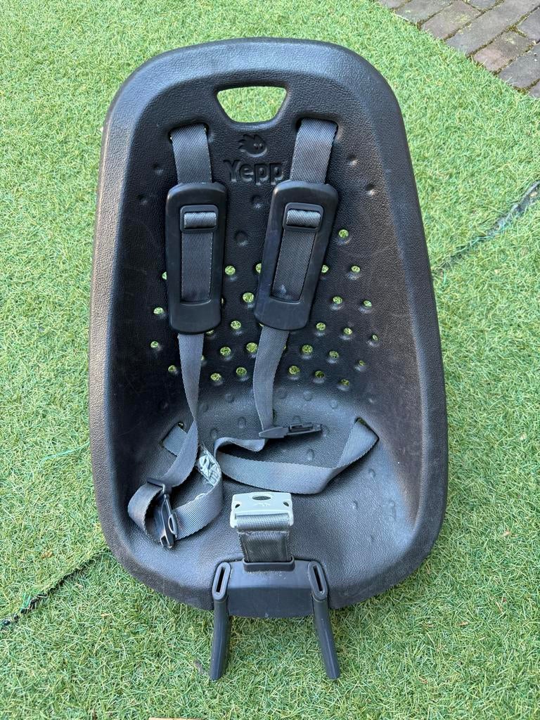 Yepp Mini voorzitje met Urban Arrow adapter, Fietsen en Brommers, Fietsaccessoires | Fietsstoeltjes, Ophalen, Gebruikt, Voorzitje