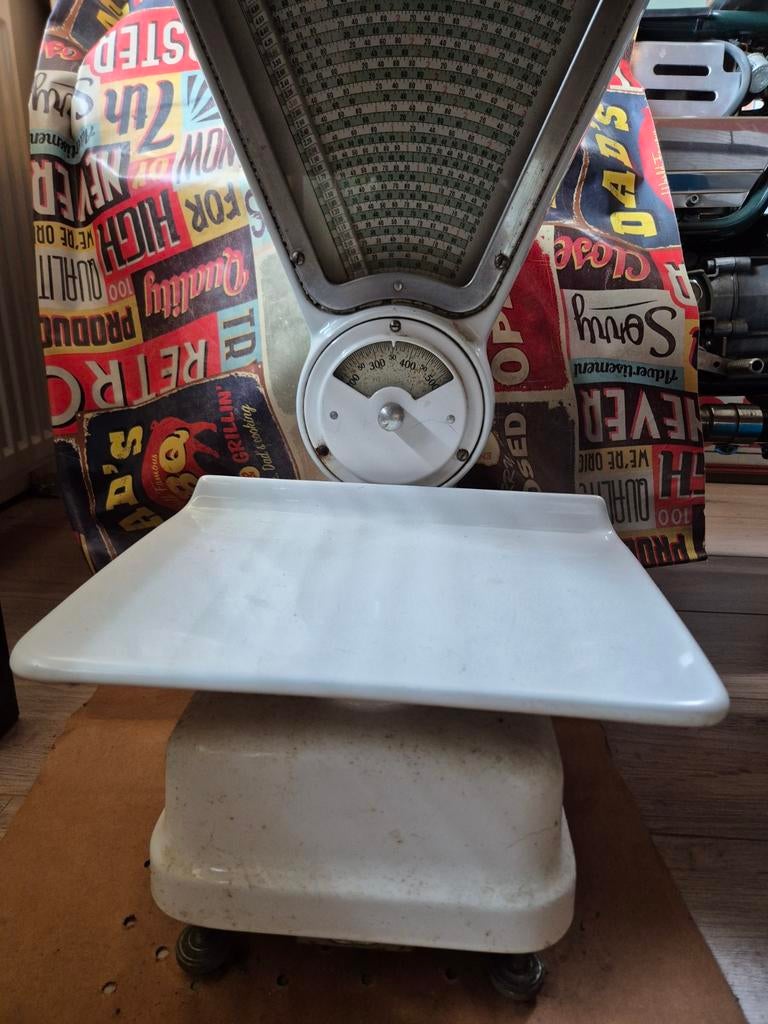 Vintage Winkelweegschaal - Analoog - Wit, Witgoed en Apparatuur, Weegschalen, Ophalen, Minder dan 10 kg, Analoog, Niet werkend