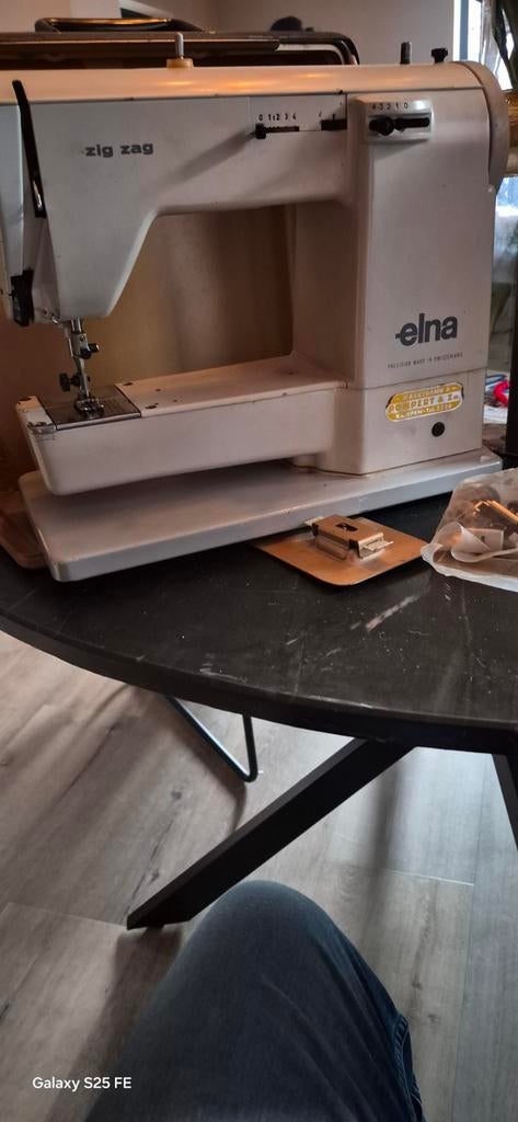 Ouderwetse Elna Naaimachine - Vintage Charme!, Hobby en Vrije tijd, Naaimachines en Toebehoren, Ophalen of Verzenden, Gebruikt