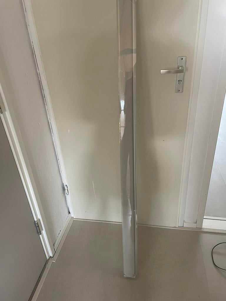 Verduisterend rolgordijn wit, Ophalen of Verzenden, Zo goed als nieuw, Mdf, Plinten