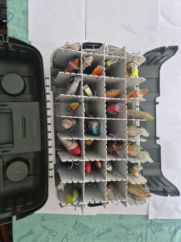 Viskoffer vol met kunstaas, Ophalen, Nieuw, Kunstaas