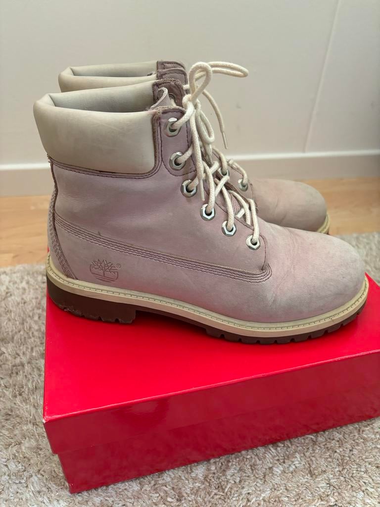 Timberlands licht roze, maat 39, zeer goede staat, Kleding | Dames, Schoenen, Ophalen of Verzenden, Zo goed als nieuw, Roze, Lage of Enkellaarzen