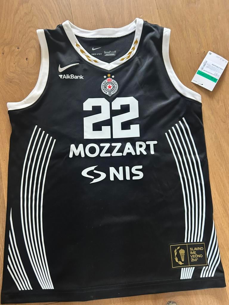 Officieel basketbal shirt Partizan Belgrado, Sport en Fitness, Basketbal, Ophalen, Nieuw, Kleding