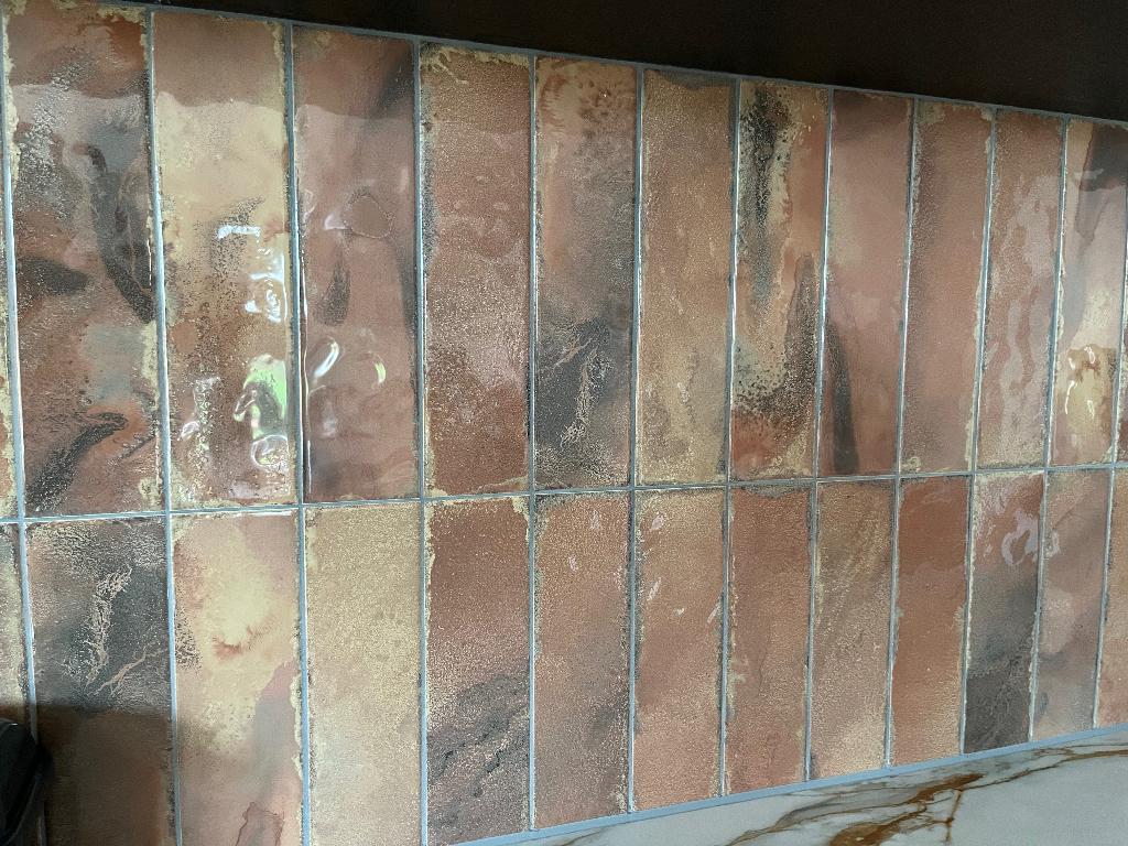 Te Koop: 0,63 m2 tegels 31,5x8 cm, kleur bruin gevlamd, Ophalen, Nieuw, Minder dan 20 cm, 20 tot 40 cm