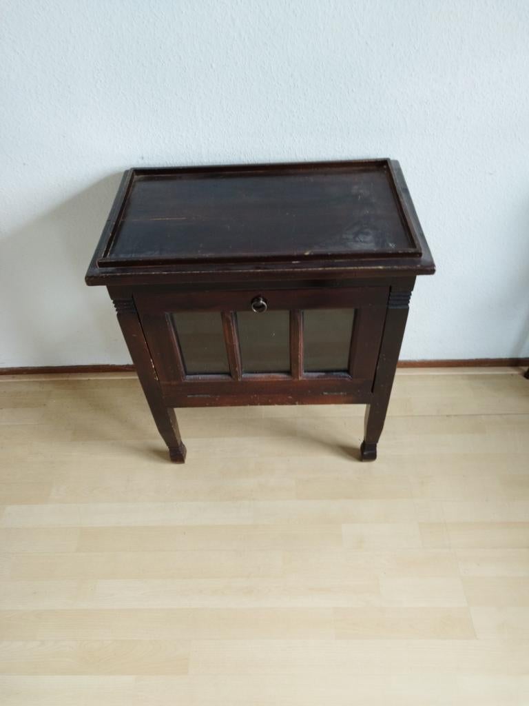 Houten thee kastje met glazen panelen, Ophalen, Gebruikt, 55 tot 75 cm, Glas