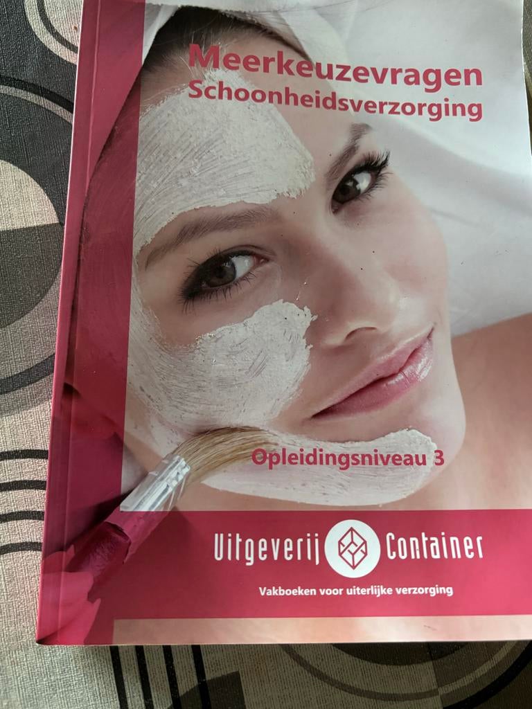 Meerkeuzevragen Schoonheidsverzorging Opleidingsniveau 3, Boeken, Ophalen of Verzenden, Gelezen, MBO