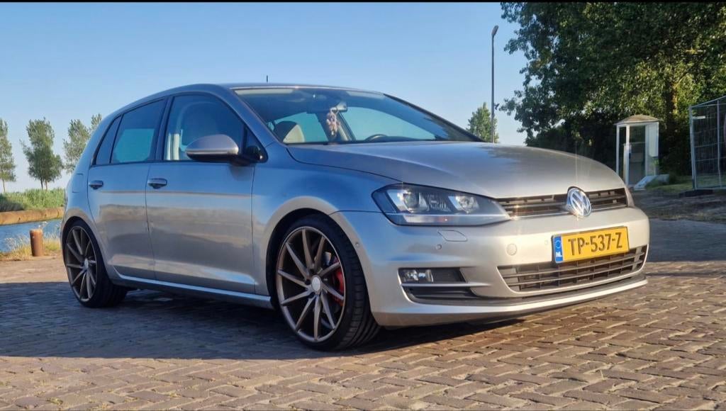 Te koop: Volkswagen golf 7 - sportief en comfortabel, Auto's, Beige, 4 cilinders, 610 kg, 49 €/maand