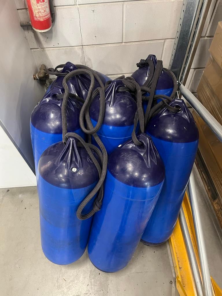 6 fenders en een stootwil - Polyform US, Watersport en Boten, Accessoires en Onderhoud, Ophalen, Gebruikt, Overige typen