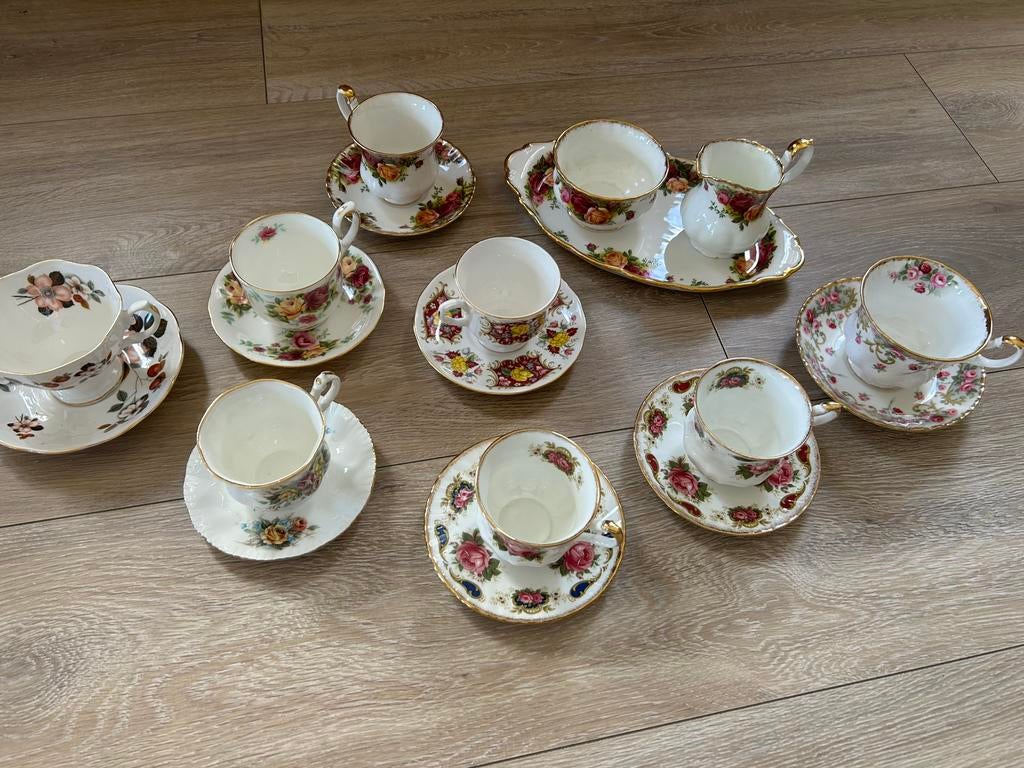 Engelse koffie en thee kopjes, Ophalen