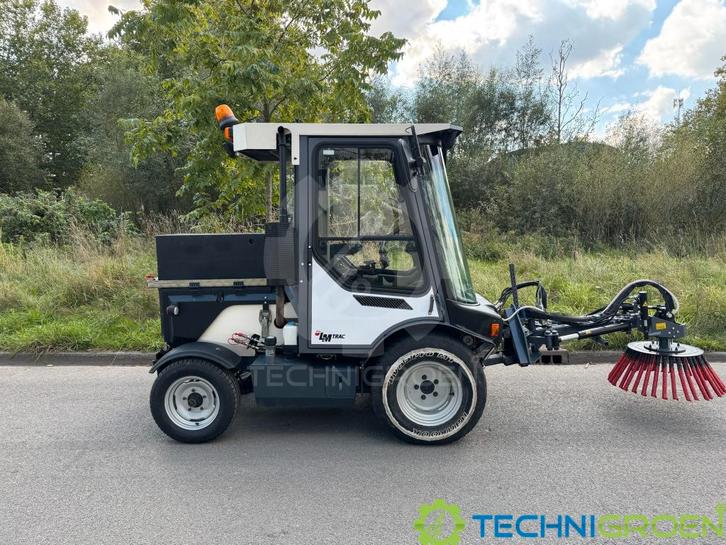 LM Trac 286 borstelmachine 2017 werktuigdrager, Zakelijke goederen, Machines en Bouw | Tuin, Park en Bosbouw, Onkruidbestrijding