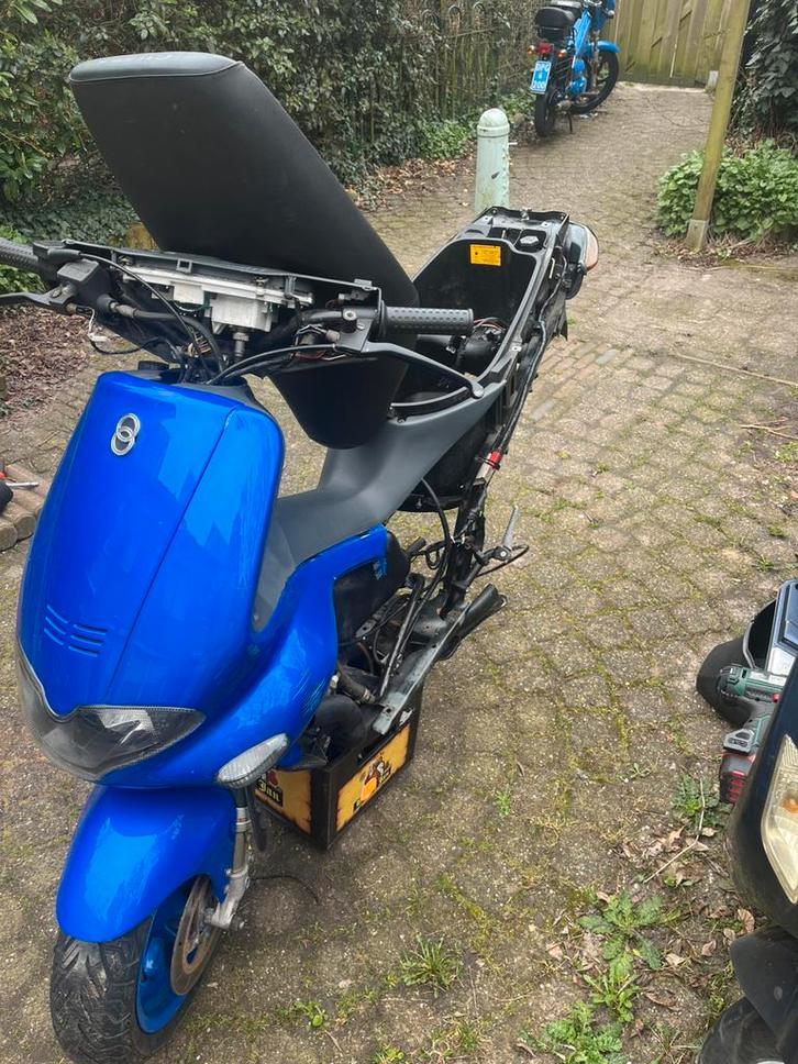 Gilera Runner frame op brom, Fietsen en Brommers, Brommeronderdelen | Scooters, Zo goed als nieuw, Overige merken, Ophalen of Verzenden