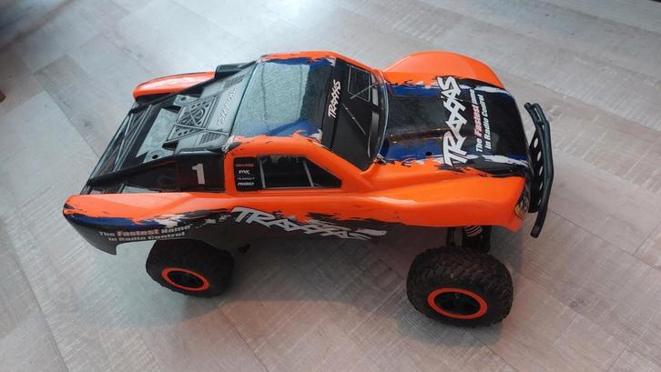 Traxxas Slash 2WD, Hobby en Vrije tijd, Modelbouw | Radiografisch | Auto's, Gebruikt, Auto offroad, Ophalen of Verzenden