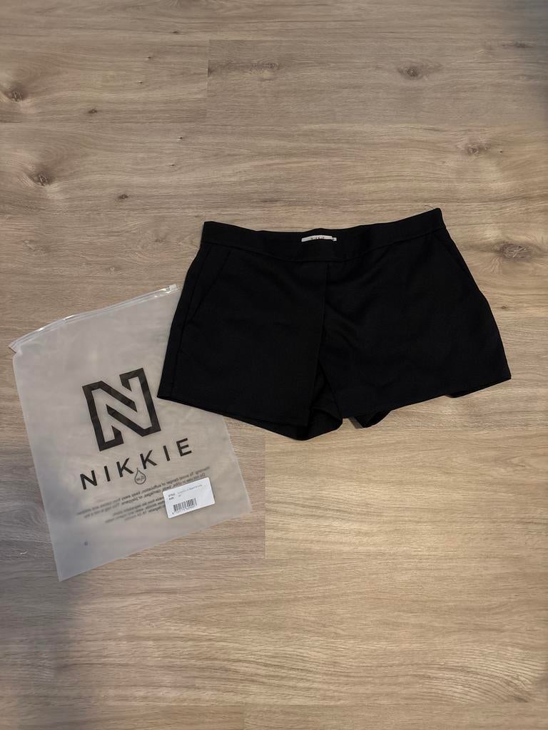 Nikkie Korte Broek/Rok Maat 40, Maat 38/40 (M), Zwart, Ophalen of Verzenden, Zo goed als nieuw