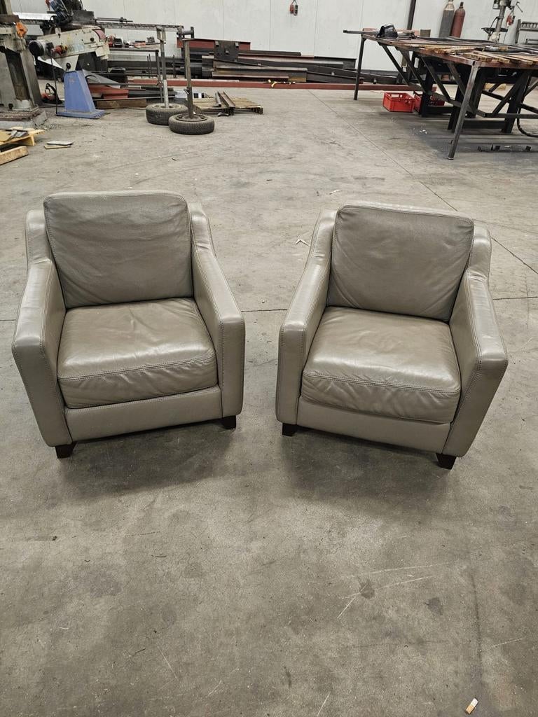 Twee leren stoelen, Huis en Inrichting, Fauteuils, Ophalen of Verzenden, Zo goed als nieuw, 75 tot 100 cm, 50 tot 75 cm