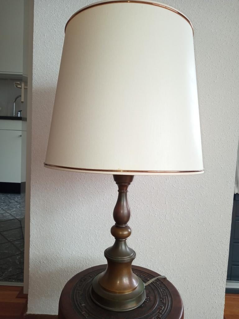 Tafellamp met koperen voet, Huis en Inrichting, Lampen | Tafellampen, Ophalen, Zo goed als nieuw, Metaal, 50 tot 75 cm