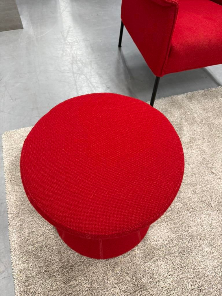 Design on Stock Toi Toi Kruk wolstof rood design Poef, Minder dan 50 cm, Design on Stock, Ophalen of Verzenden, Zo goed als nieuw