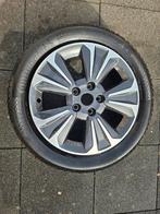 Suzuki Vitara Hybride 2022 Originele Velgen en Banden defect, Ophalen