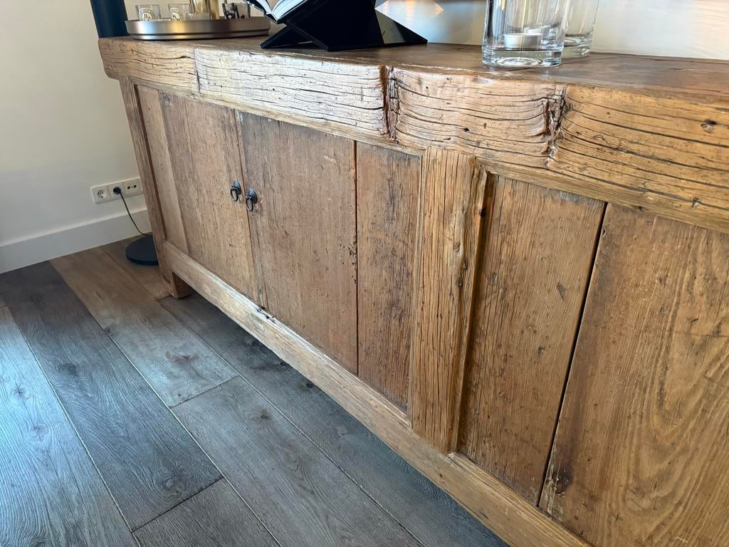 Antieke houten kast - Authentiek en robuust, Antiek en Kunst, Antiek | Meubels | Kasten, Ophalen