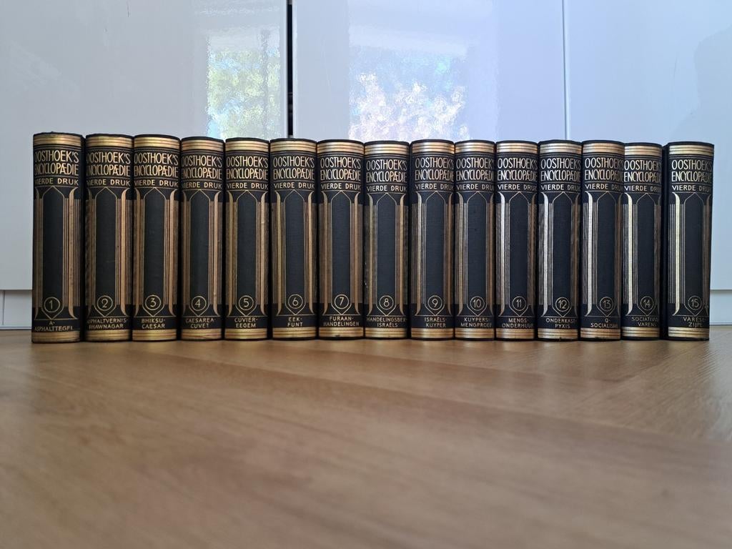 Oosthoek's Encyclopaedie - Vierde Druk (Complete Serie), Boeken, Gelezen, Complete serie, Diverse auteurs, Ophalen of Verzenden