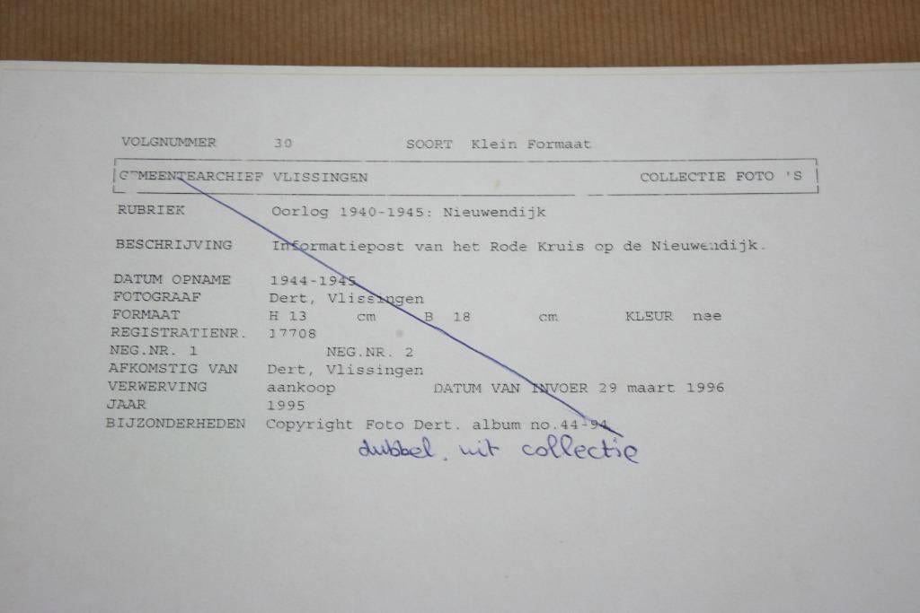 Foto Archief Vlissingen - Rode Kruis op Nieuwendijk 1944, Ophalen of Verzenden, Gelezen