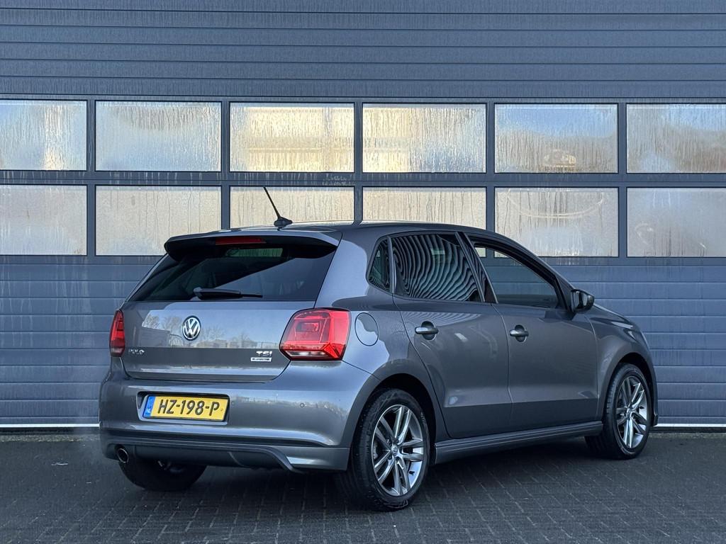 VOLKSWAGEN POLO 1.2 TSI R-LINE I 5-DEURS I CLIMATE CONTROL I, Auto's, Volkswagen, Stof, 4 cilinders, Met garantie (alle), Navigatiesysteem