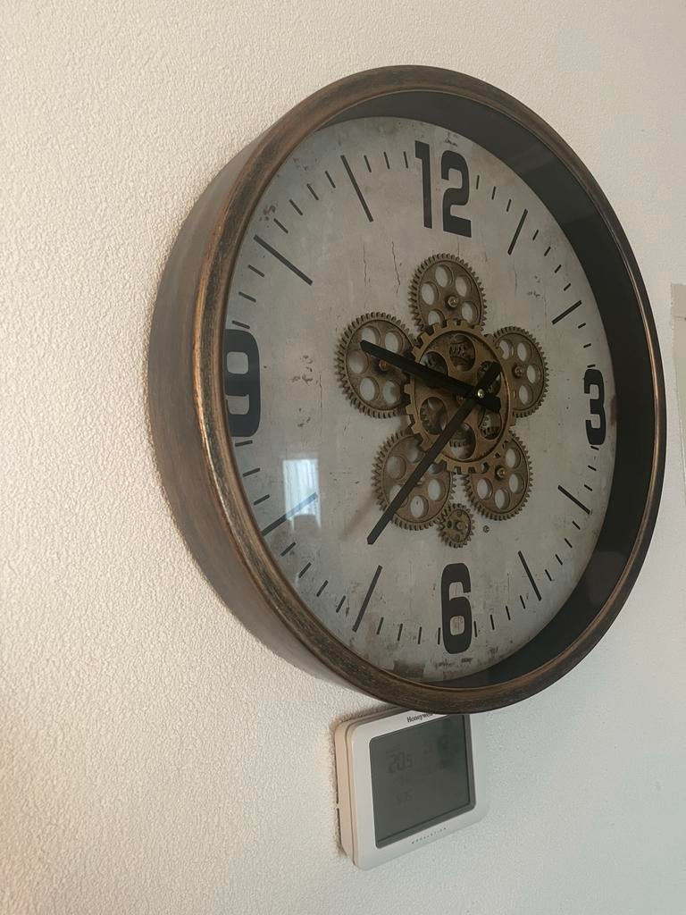 Grote Wandklok met Industriële Tandwielen, Ophalen of Verzenden, Zo goed als nieuw, Analoog, Wandklok