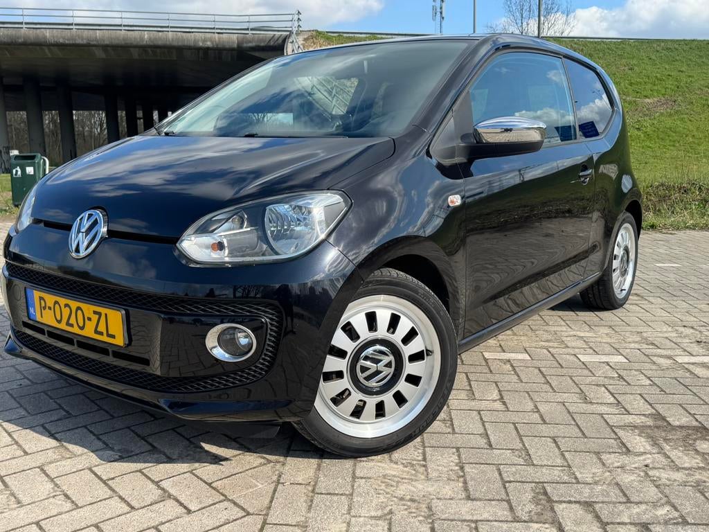 Volkswagen UP! 1.0 Highup! Navi, pano, elek, Auto's, 21 km/l, 74 pk, 4 stoelen, Zwart