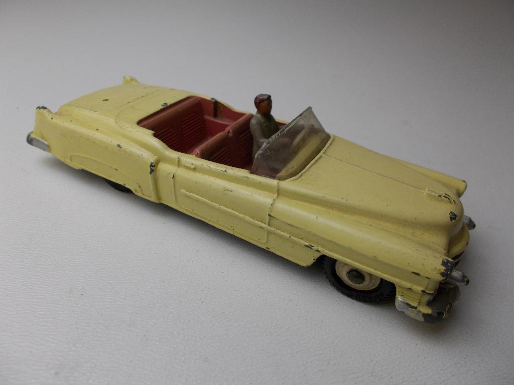 1957 Dinky Toys 131 CADILLAC ELDORADO + DRIVER! (-C-)