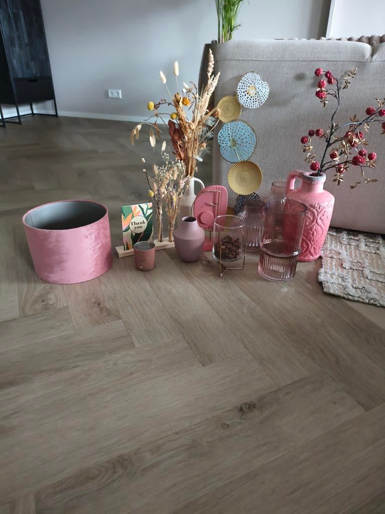 Oud roze fluwelen lampenkap, diverse vazen en decoratie, Huis en Inrichting, Lampen | Lampenkappen, Ophalen, Overige kleuren, Modern, Sfeervol