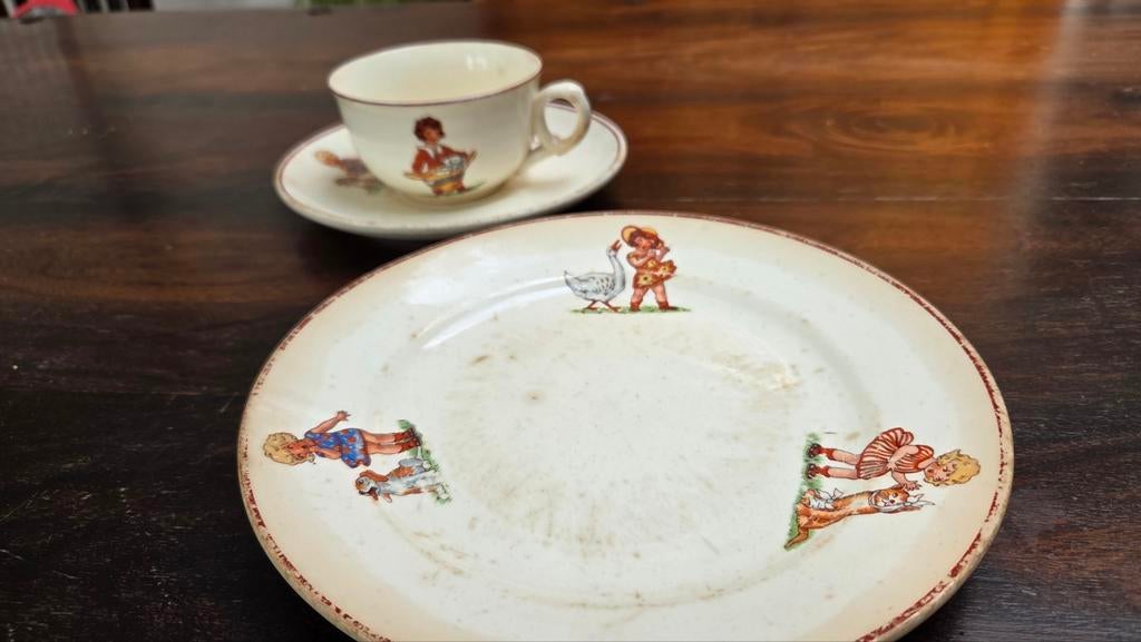 Vintage kinder servies jaren '50 - bord, kop en schotel, Antiek en Kunst, Ophalen