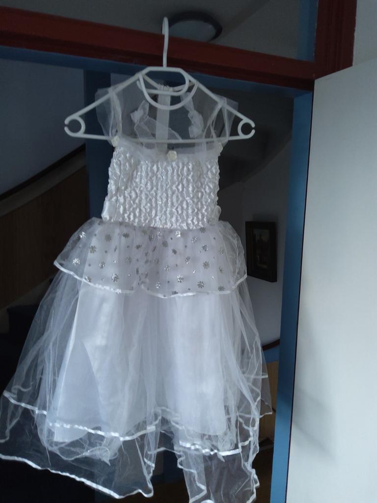 Bruids of communie jurkje kindermaat, Kleding | Dames, Ophalen of Verzenden, Zo goed als nieuw, Wit