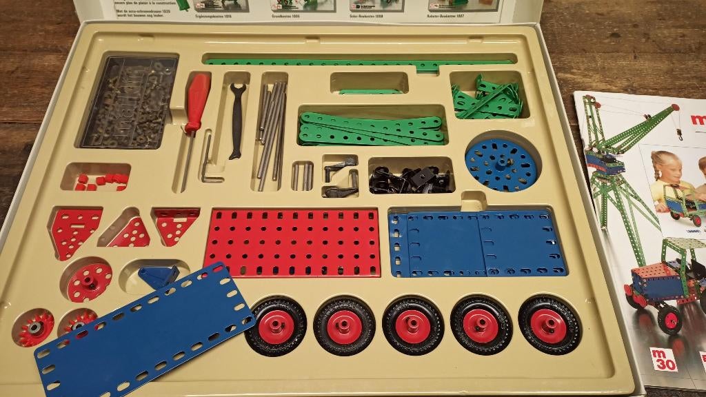 Marklin Metall  1004   M30  bouwdoos 48cm x 38cm x 5cm., Ophalen of Verzenden, Zo goed als nieuw