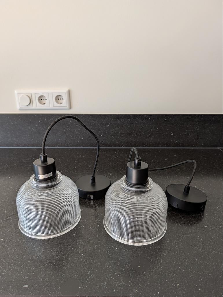 Twee hanglampen met geribbeld glas Gamma Yorrick, Ophalen of Verzenden, Gebruikt, Glas, Minder dan 50 cm