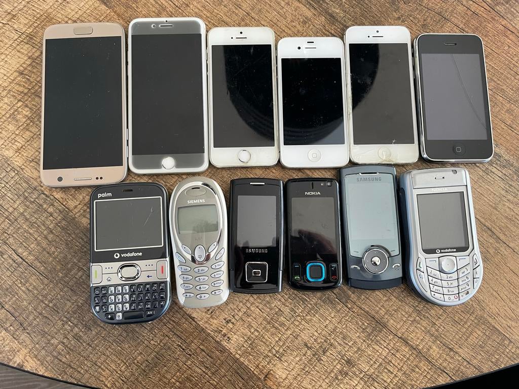 Partij van 12 diverse mobiele telefoons (oudere modellen), Ophalen, Gebruikt, Overige modellen, Minder dan 3 megapixel