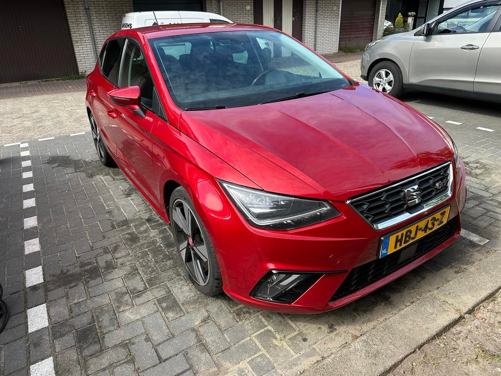 Seat Ibiza FR 116pk desire red, Voorwielaandrijving, Stof, Zwart, Ibiza